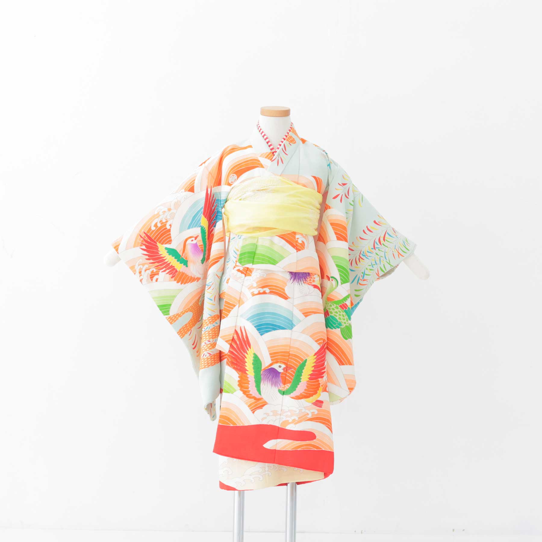 3歳用アンティーク着物セット(七色鳥)|色とりどりの模様と鳥刺繍が美しいキッズレンタル着物【heartmelt】