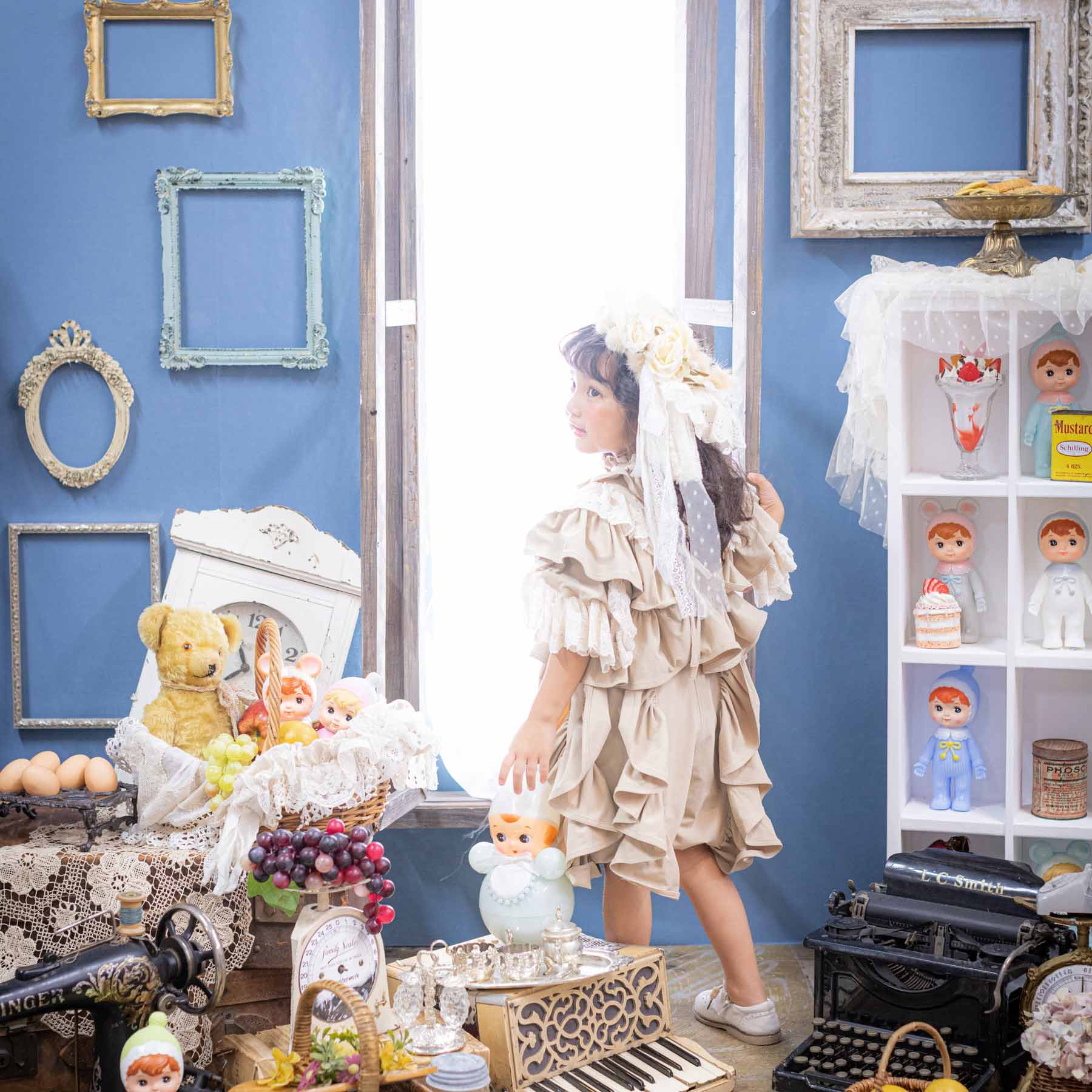 犬と天使のアンティークなオールインワン|モデル着用イメージ|キッズレンタルドレス【heartmelt】