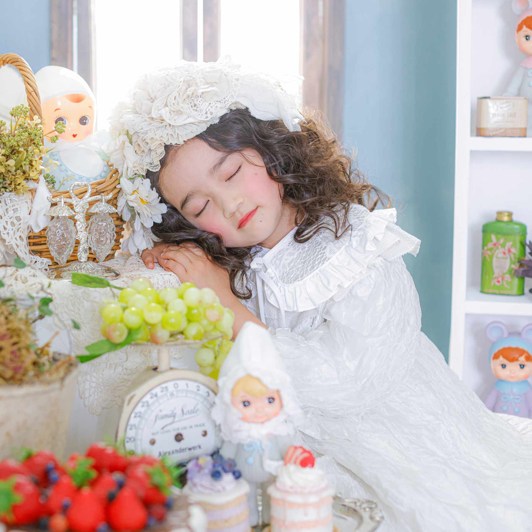 真っ白シャイニーなセレモニードレス|モデル着用イメージ|キッズレンタルドレス【heartmelt】