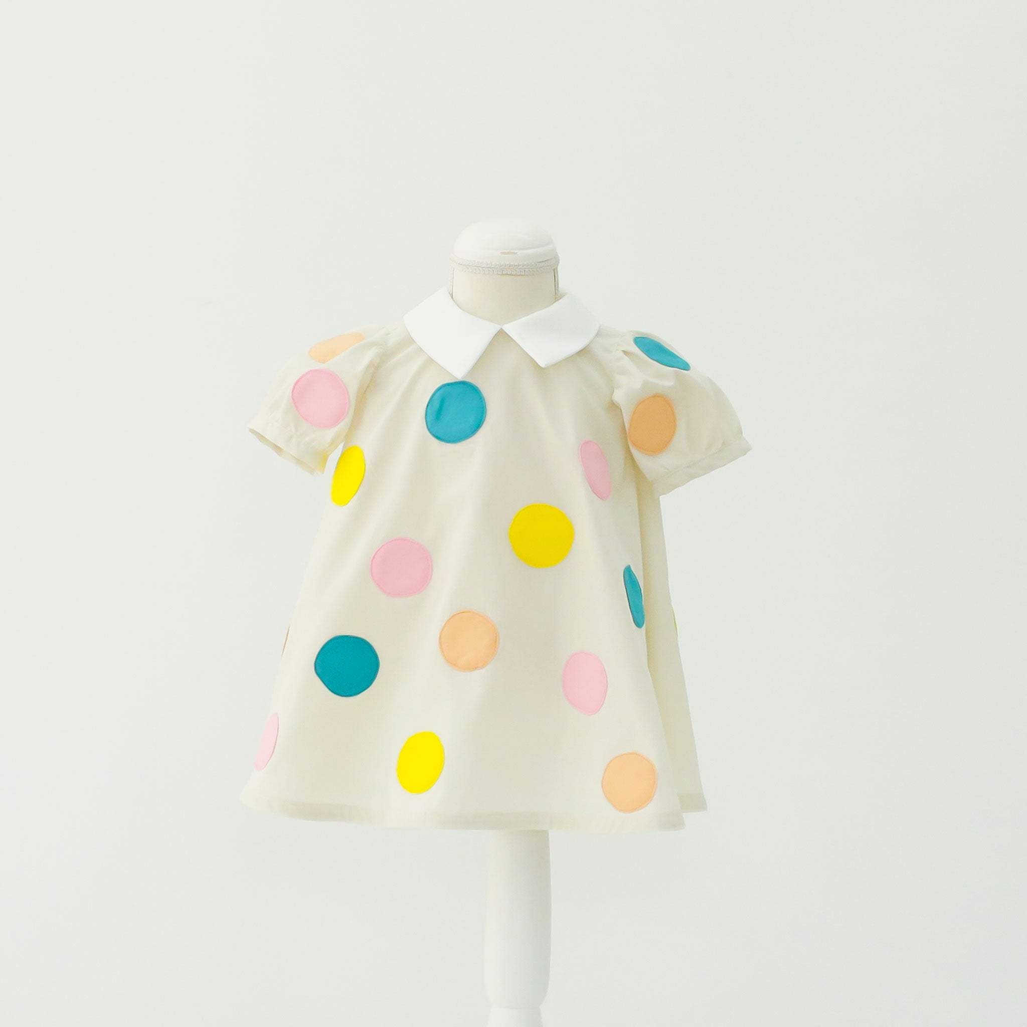 パステルドットのワンピース｜前面｜キッズレンタルドレス【heartmelt】