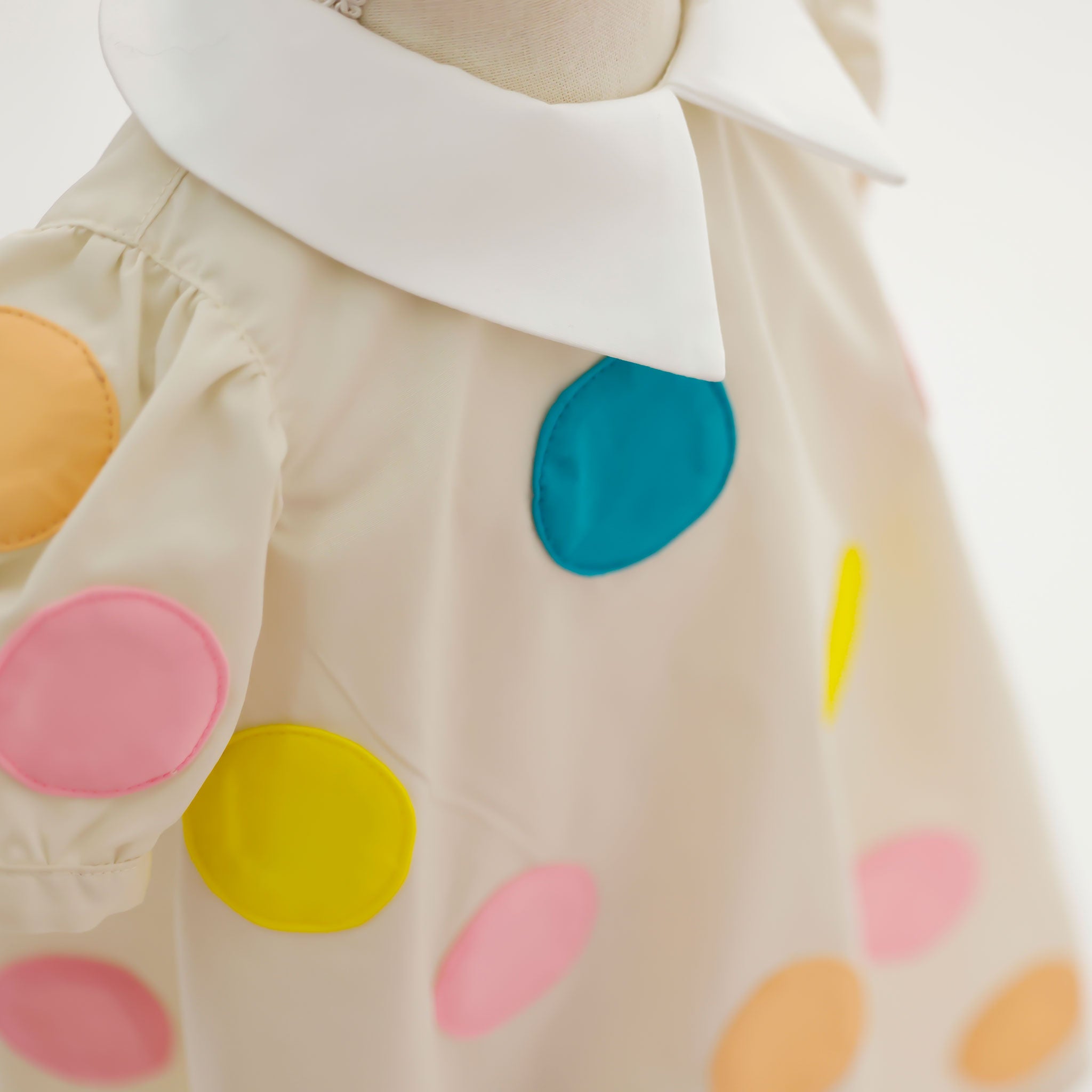 パステルドットのワンピース｜胸元ディテール｜キッズレンタルドレス【heartmelt】