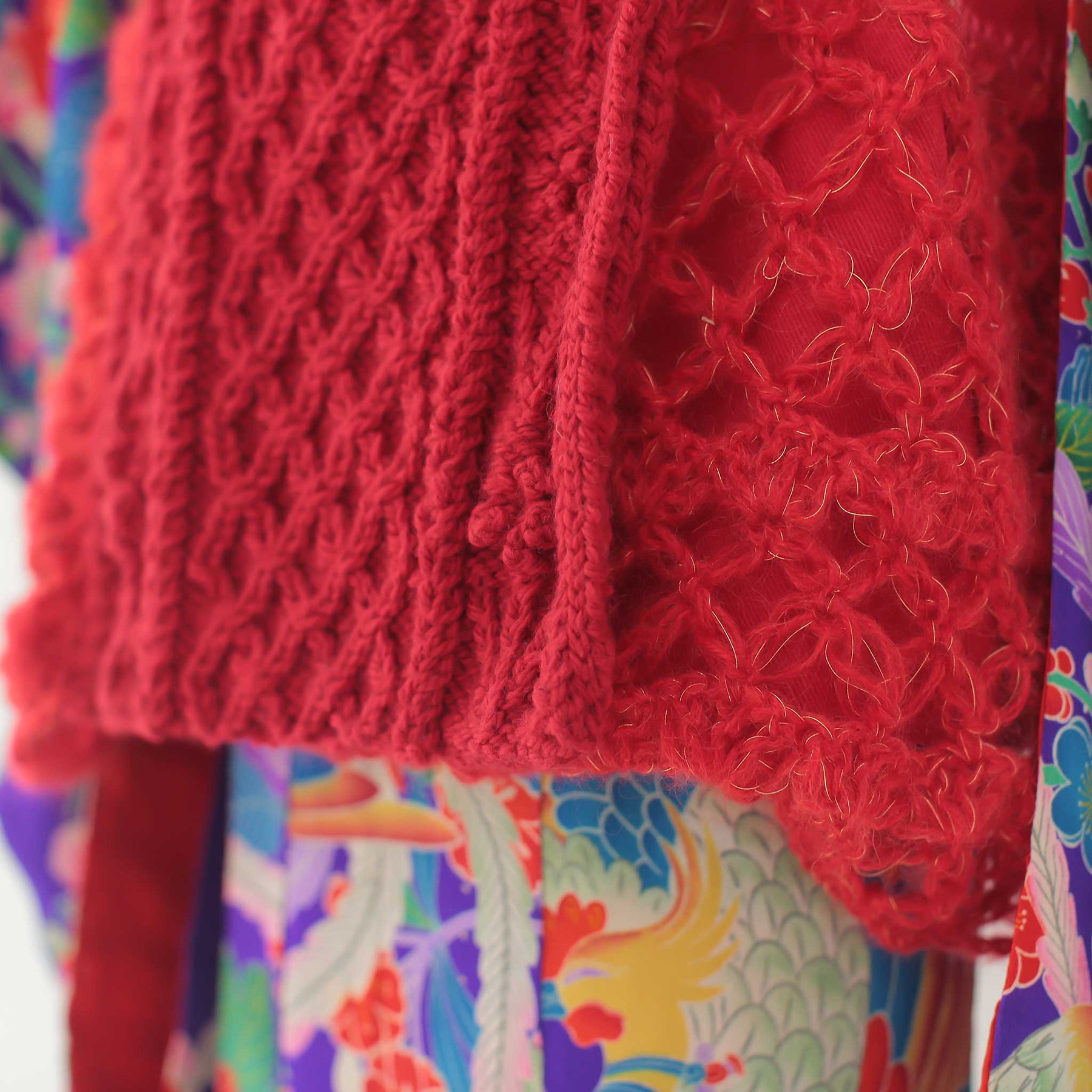 真っ赤な和柄の手編みニット被布 - heartmeltこども衣装レンタル